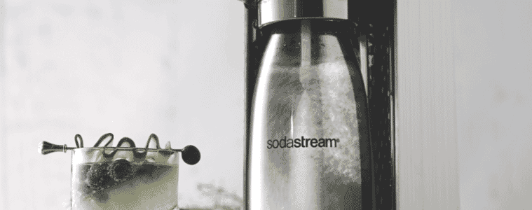 Sodastream making sparking water