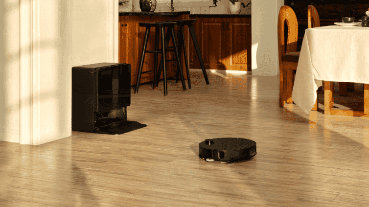 Roborock Saros 10 Robotic Vacuum mopping floor