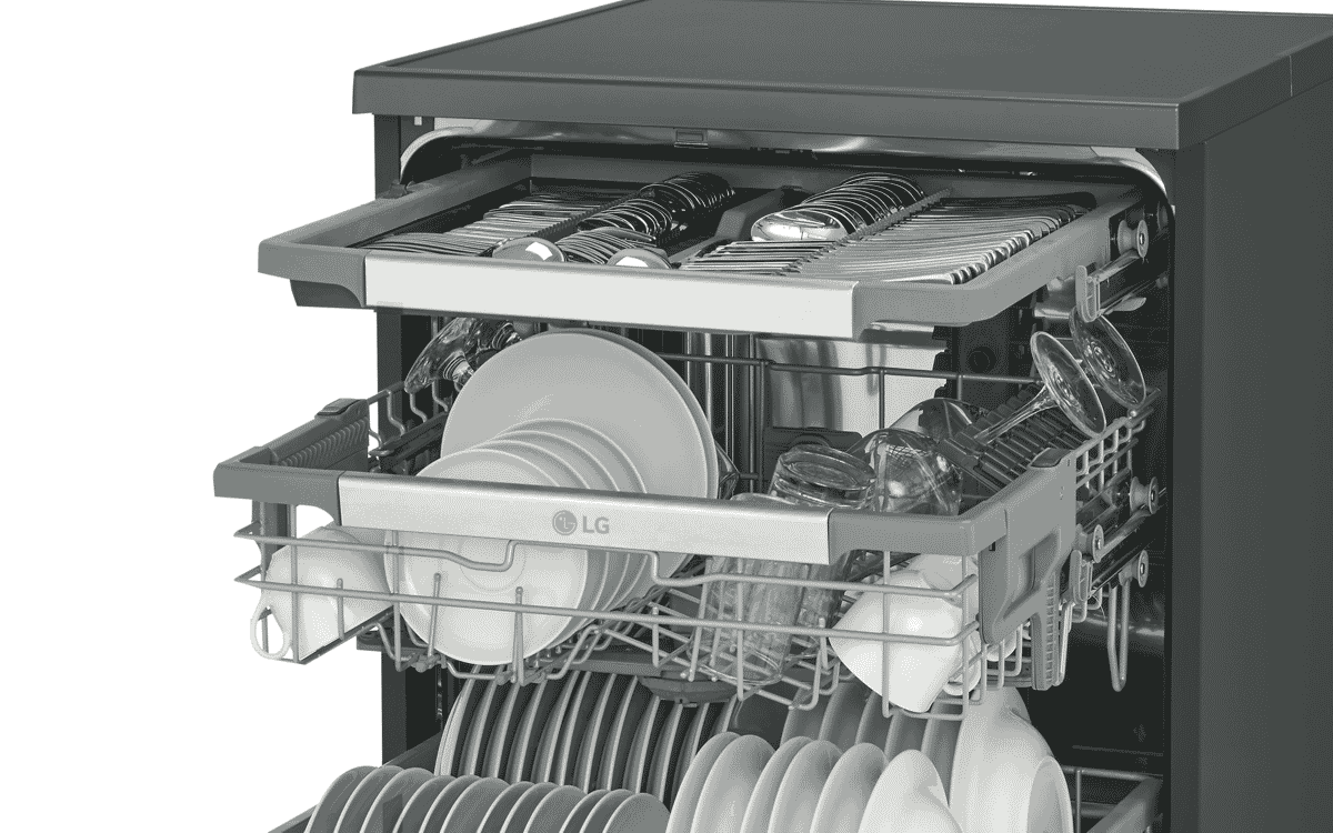 LG XD3A15MB QuadWash Matte Black Stainless Steel Dishwasher at The Good