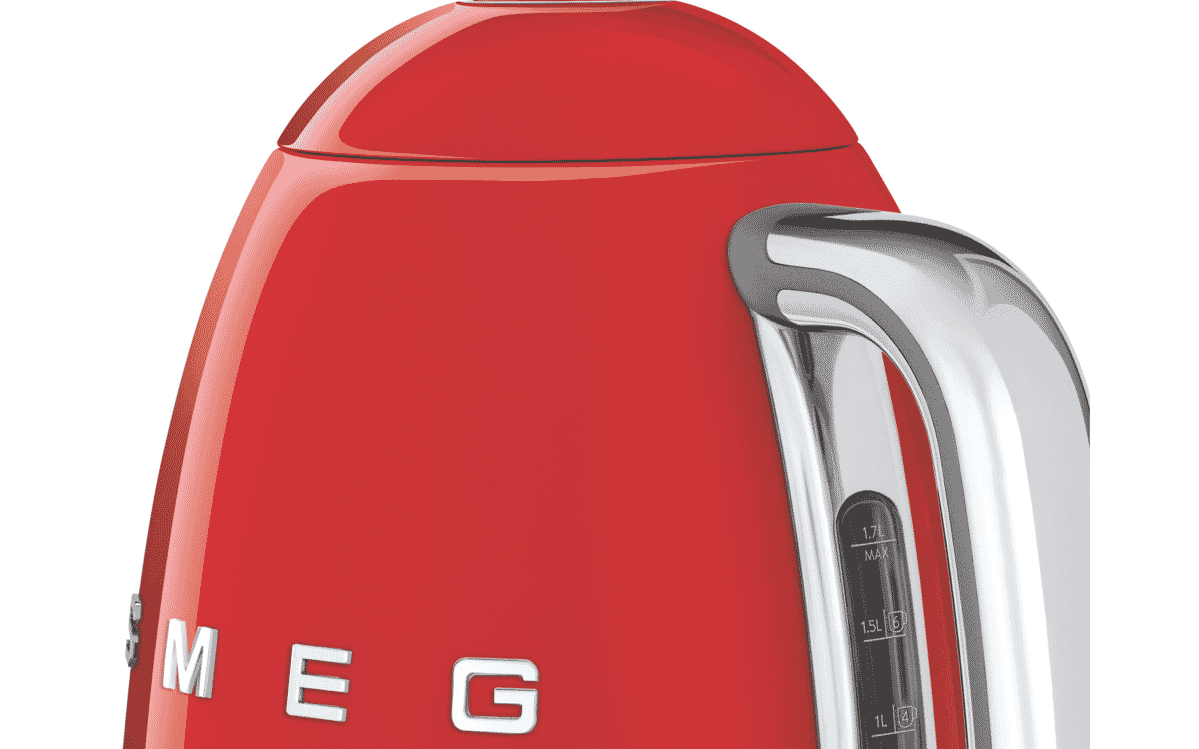 red smeg kettle