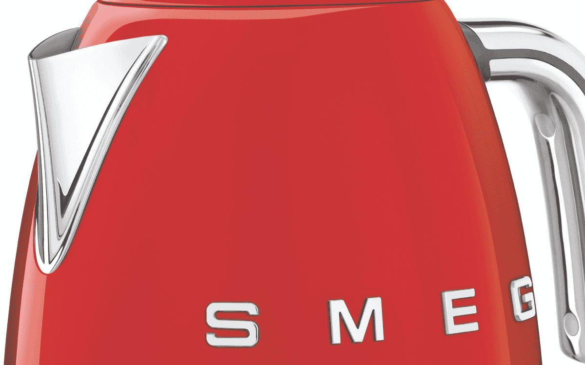 red smeg kettle