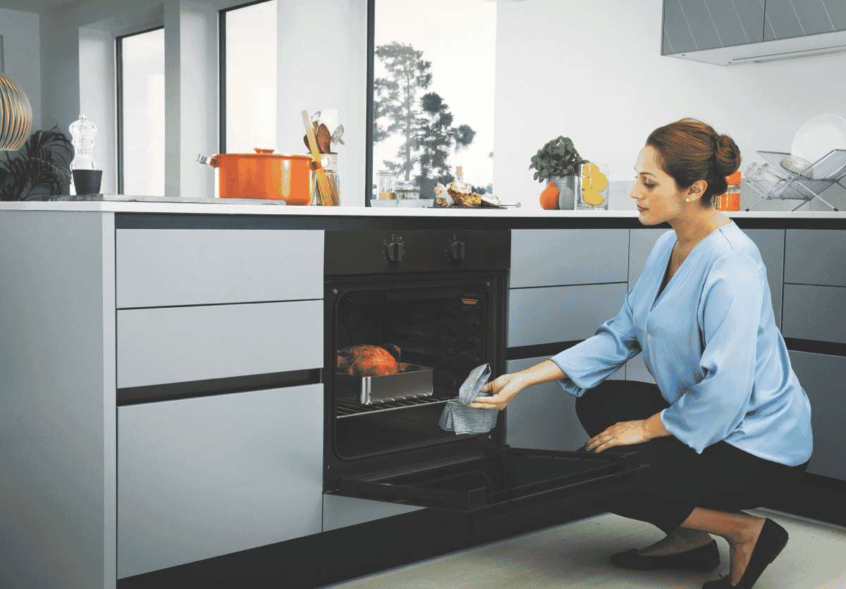 Chef CVE612DB 60cm Electric Oven Black at The Good Guys